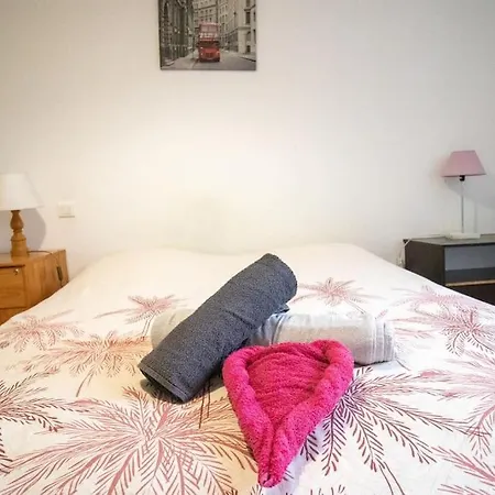 3 Hyper-centre *